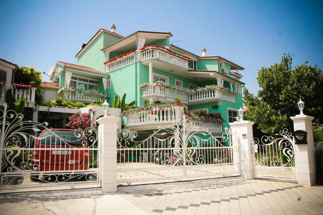 Apartments Katarine Zrinske Vodice Bagian luar foto