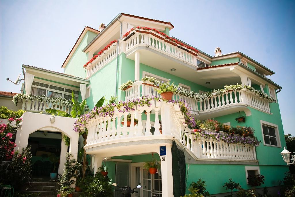 Apartments Katarine Zrinske Vodice Bagian luar foto