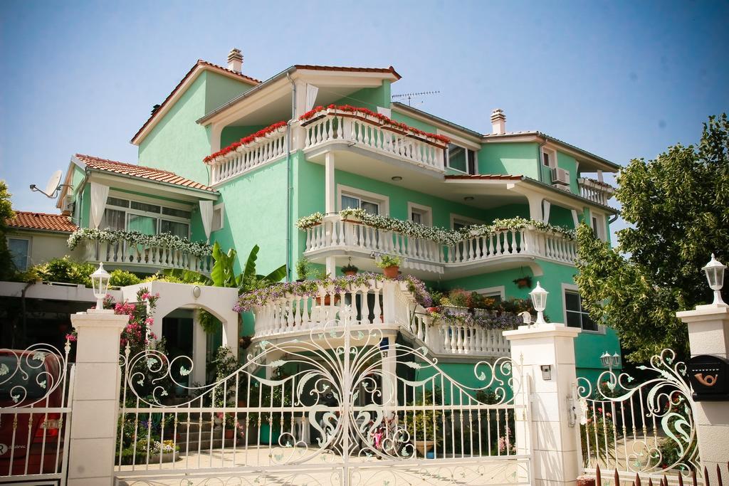 Apartments Katarine Zrinske Vodice Bagian luar foto